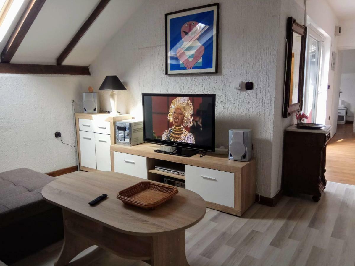 Apartman Slava Tisno Exterior foto